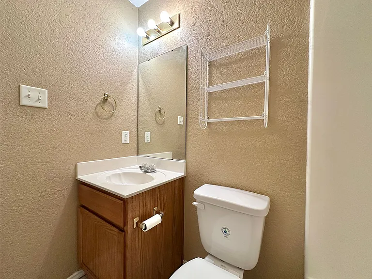 4404 Waterside Dr — Photo 27