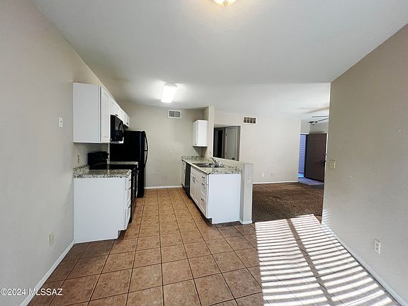 5th image of 1712 W Park Wood Ln