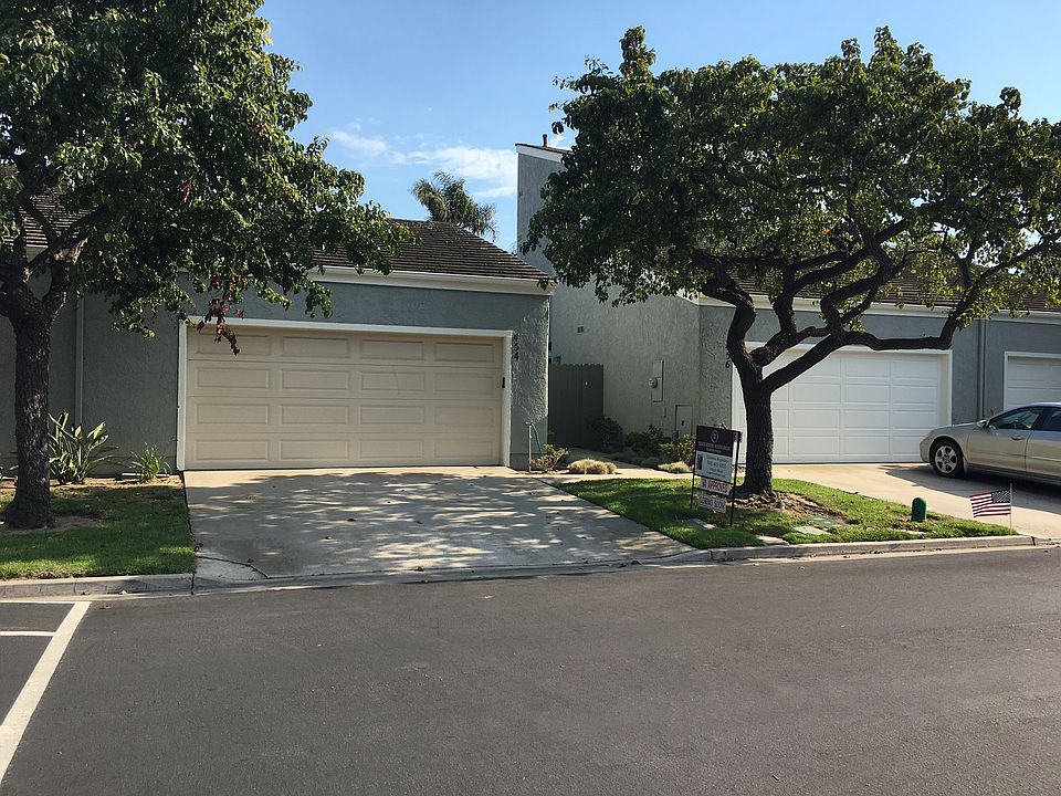 2nd image of 454 Harbor Lights Ln