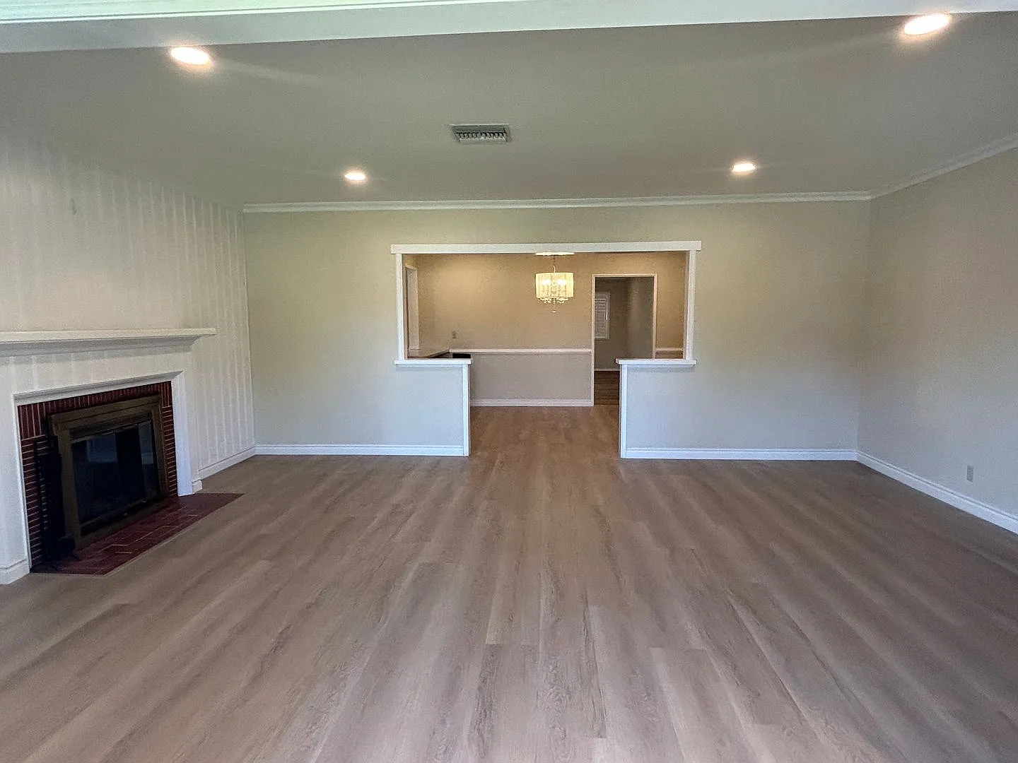 One level Single Family Residence walking to Arcadia Hugo Reid Elementary School — Photo 2