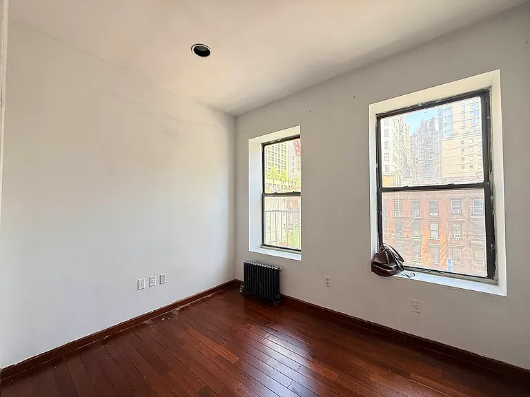 493 9th Ave #3D — Photo 3