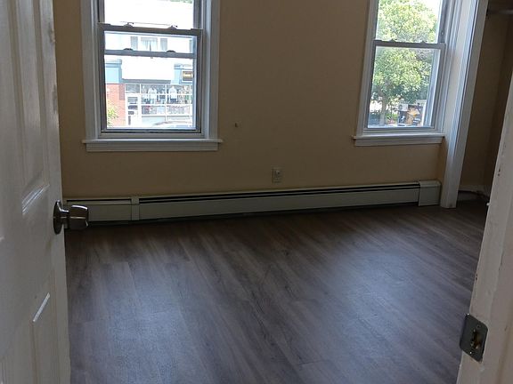5th image of 1041 Broad St Floor 2