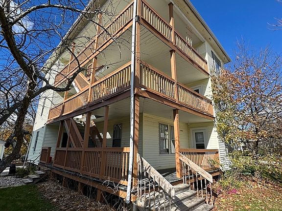 4th image of 219 Charlton St