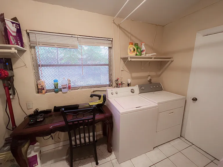 4409 W North B St — Photo 10