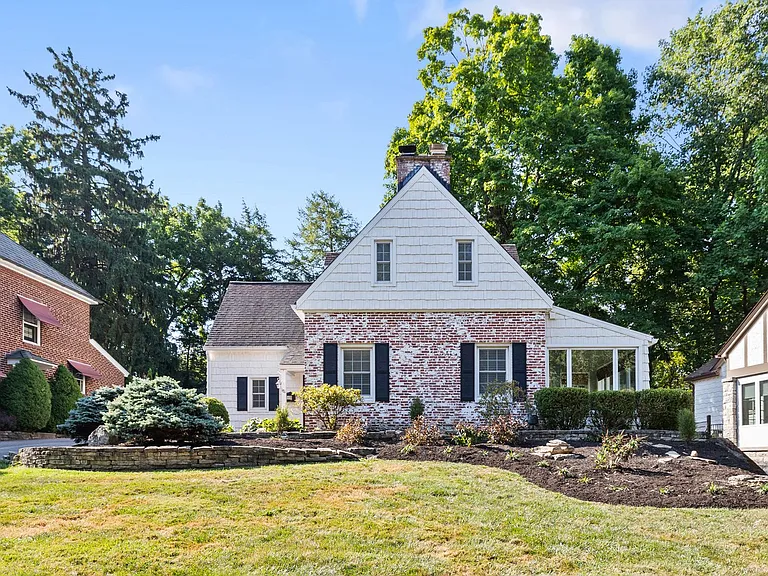181 Amazon Pl — Photo 2