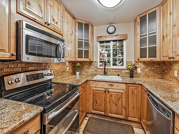5th image of 335 Cottonwood Ct