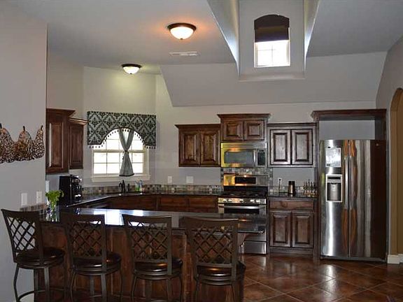 2nd image of 2040 N Wilton Ct