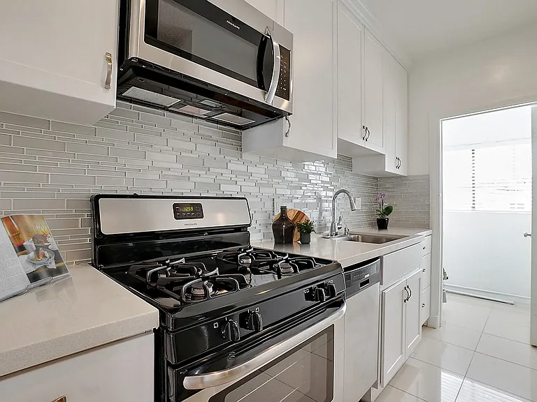 Barton Apartments — Photo 41