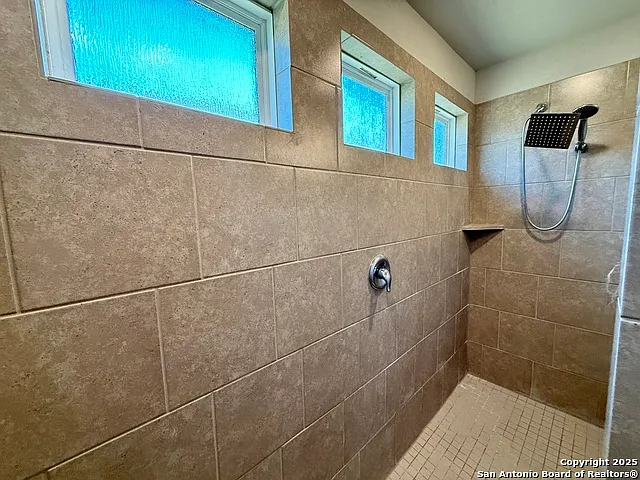807 Blue Lndg — Photo 12