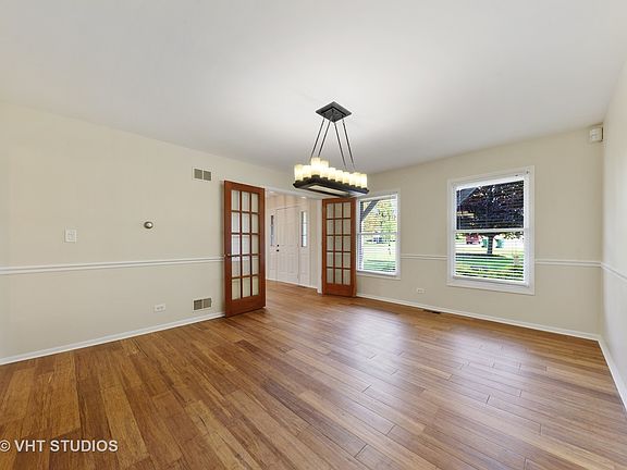 4th image of 1 Karen Ct