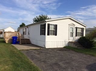 661 Gardenwood Dr, Lockport, NY 14094