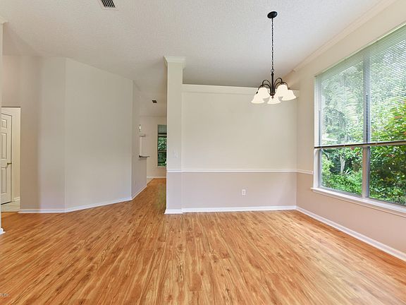 3rd image of 5351 Oxford Crest Dr