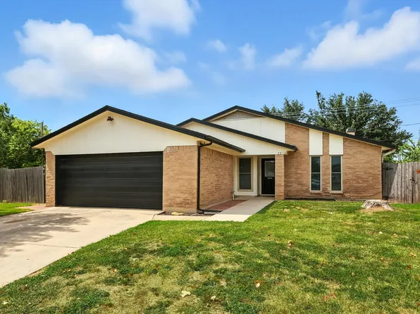 7413 Rhonda Ct, Watauga, TX 76148