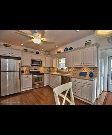 5th image of 1135 Saint Ann St