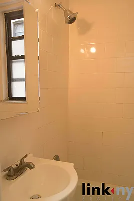 Rented by Link NY Realty | media 25