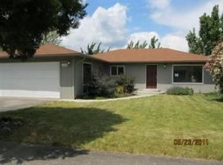 145 Le Roy Cir, Medford, OR