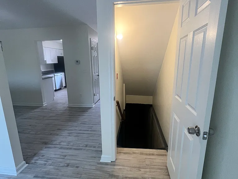 Shaker Heights Apartments — Photo 18