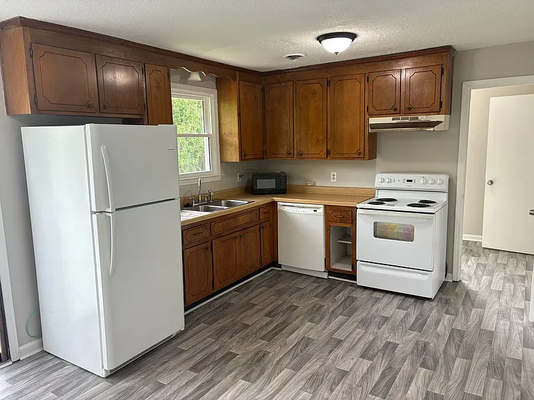 710 Heidi Ct — Photo 4