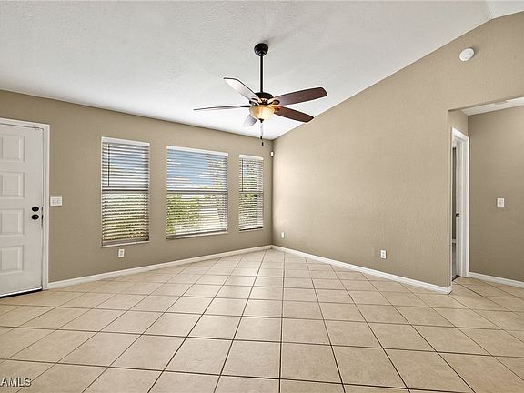 5th image of 607 SE 2nd Ave
