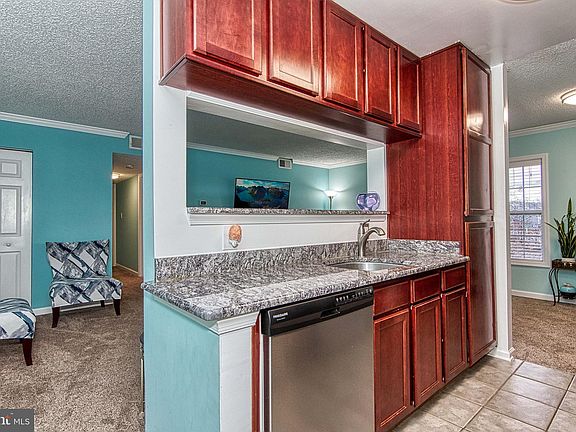2nd image of 15538 Horseshoe Ln #538