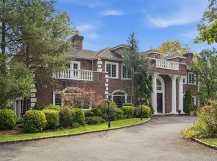 147 Bacon Rd, Old Westbury, NY 11568
