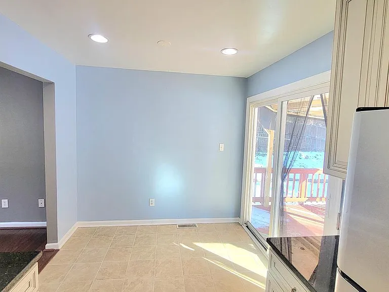 14707 Brook Dr — Photo 6