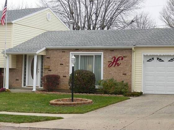1st image of 1536 S Brookhollow Dr