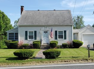 18 Maple St, Mendon, MA 01756