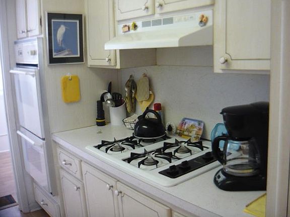 5th image of 6015 19th St N APT 306