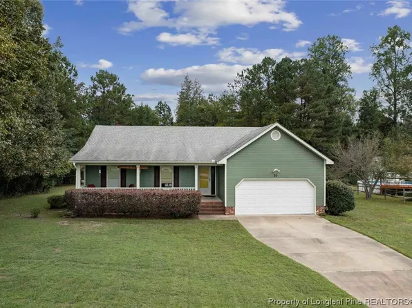 20 N Hillside Dr, Spring Lake, NC 28390