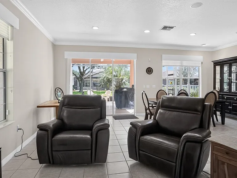 8525 SW 86th Ter — Photo 14
