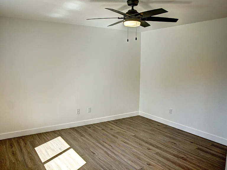 140 Willow Lake Dr — Photo 22