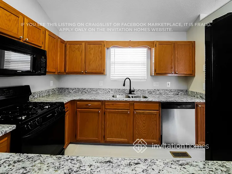 4350 Yellow Rose Dr — Photo 7