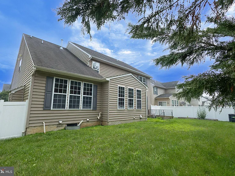 105 Ticonderoga Dr — Photo 34