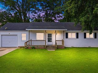 810 W Country Club Dr, Tarboro, NC 27886