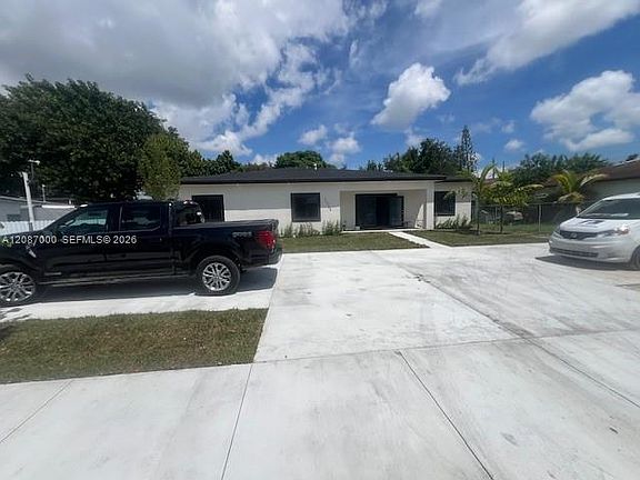 3rd image of 11755 SW 222nd St