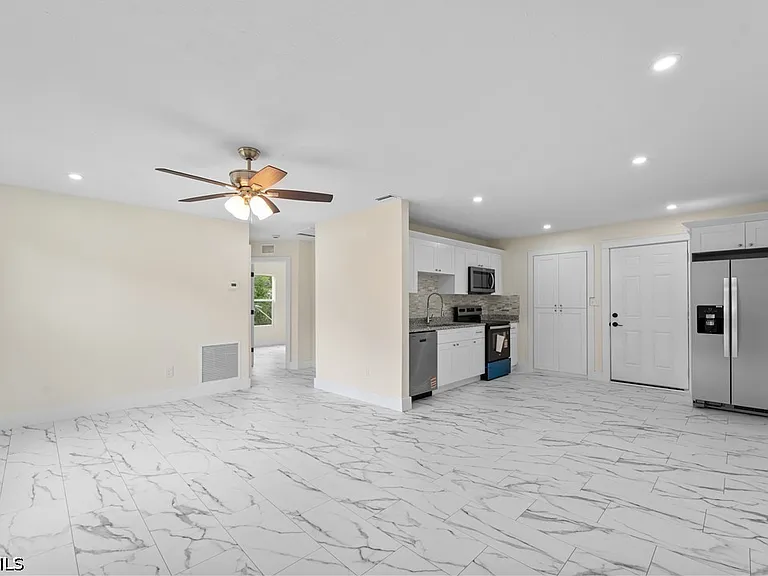 27160 Chula Vista Dr — Photo 3