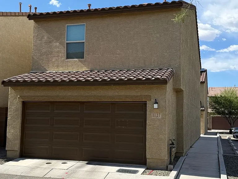 1127 E Descent St — Photo 2