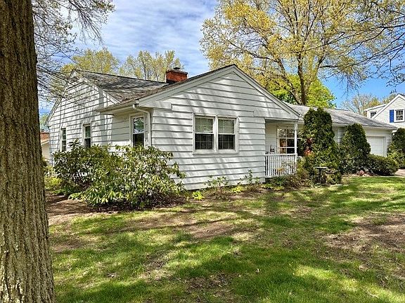 3rd image of 2554 S Tracy Dr