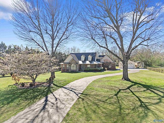 3rd image of 121 Basil Ln