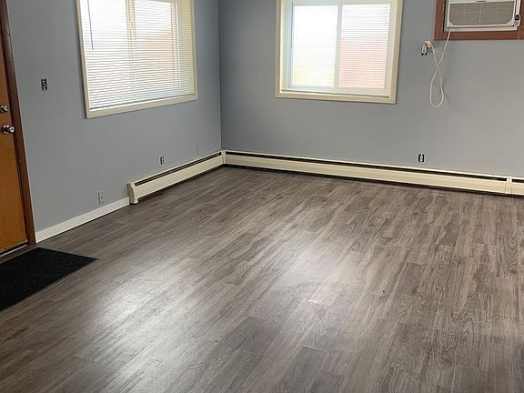 3rd image of 123 Main Ave W #3