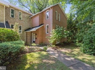 2028 Dundee Rd, Rockville, MD 20850