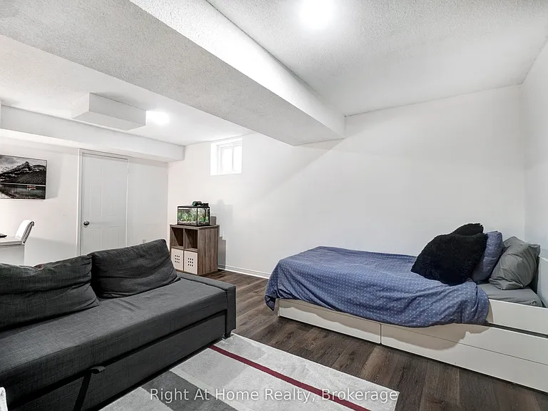 5223 Fairford Cres #51 — Photo 32