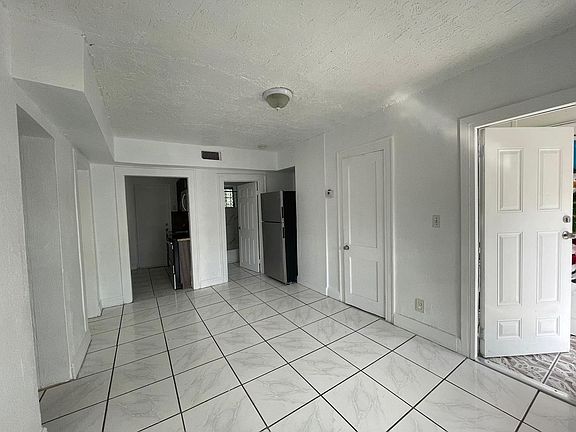 4th image of 177 NE 50th St #169-1