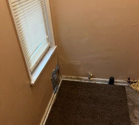3rd image of 130 W Elza Ave