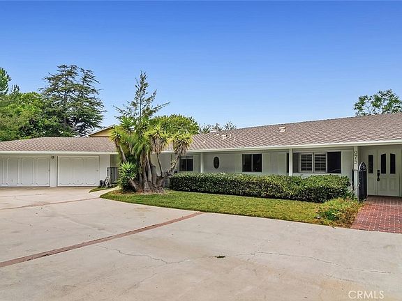 5th image of 975 Valley Vista Dr