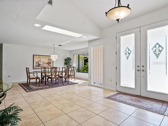 5th image of 4718 Camphor Ave
