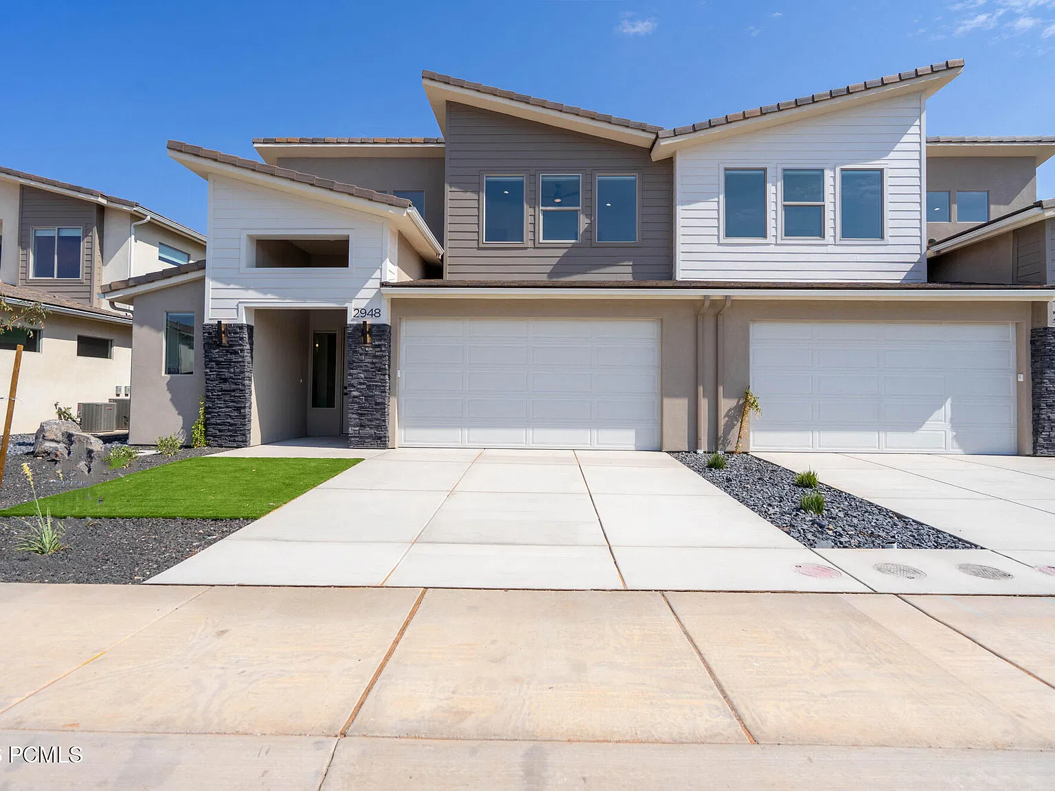 3 bed, 2.5 bath, 2015 sqft, $2,921 — Photo 1