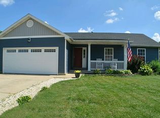 104 Pine Hollow Ln, Collinsville, IL 62234