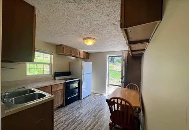 8000 Martin Mill Pike — Photo 7